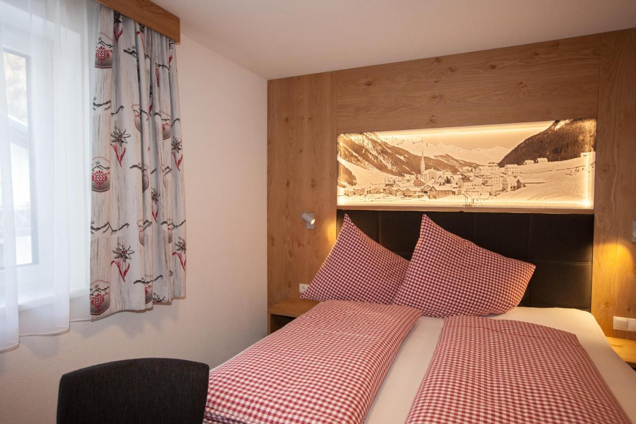 Haus Kuechelspitz Bed and Breakfast Ischgl Buitenkant foto